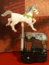 "Figuren" f�r SANKYO 18-Ton-Laufwerk mit Feder "Pferd MA"