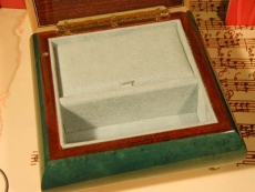 DEICHERT Spieluhr 49 GR 6N - "Holzschatulle mit Intarsien 6N gr�n"
